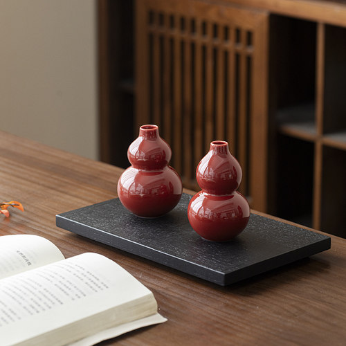 陶瓷全红色葫芦花瓶茶台摆件