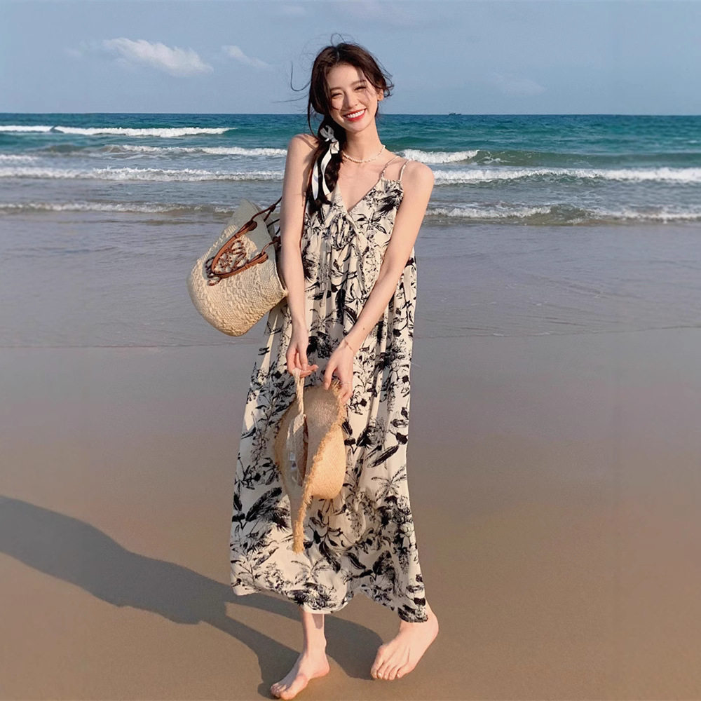2025新款中国风水墨印花v领吊带连衣裙夏季女法式小众宽松慵懒风