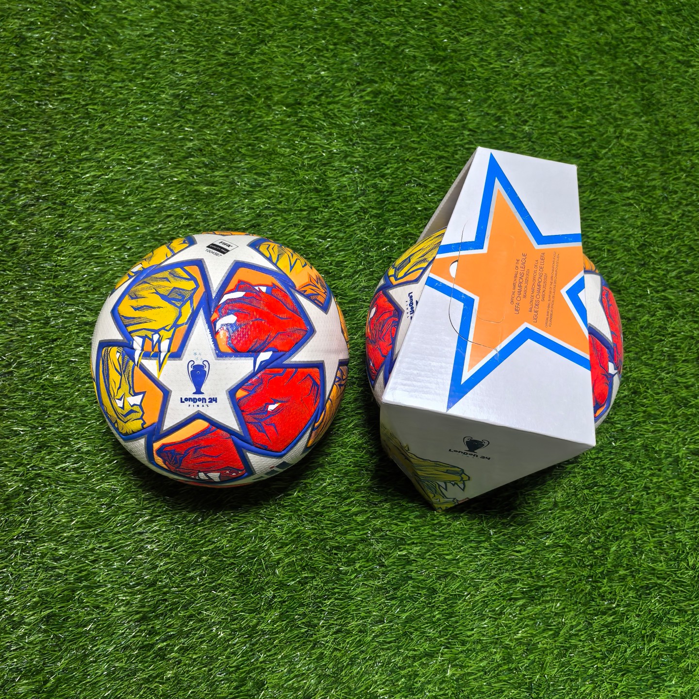 Adidas 2324欧冠决赛高端FIFAPro比赛足球热粘合A标5号球 IN9340