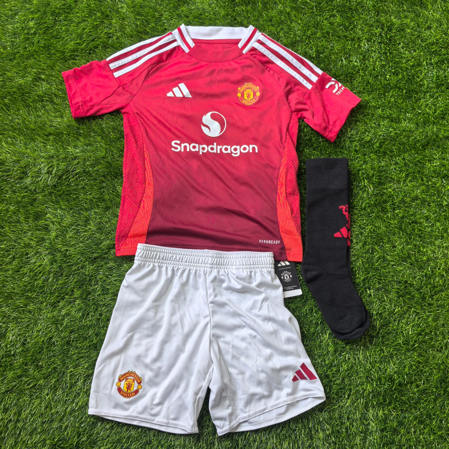 Adidas 曼联 2425主场球迷版小童儿童球衣球裤球袜套装 it1980