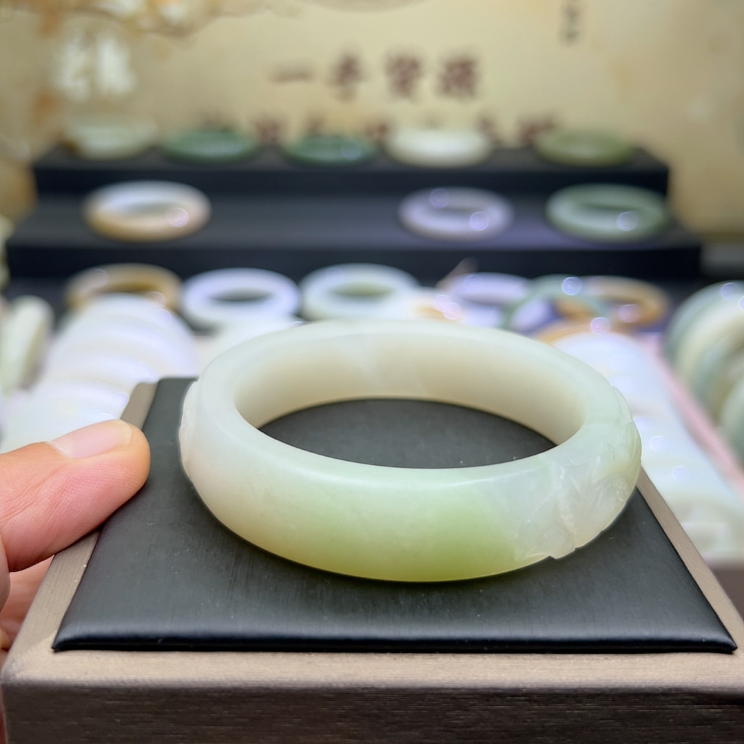 青海料白底翠雕花57