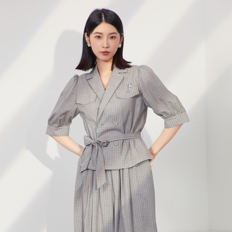 杨门2025春季新款格子短外套