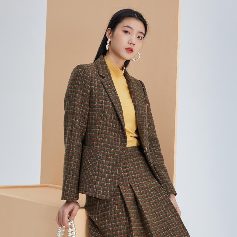 格纹长袖西装外套杨门美拉德