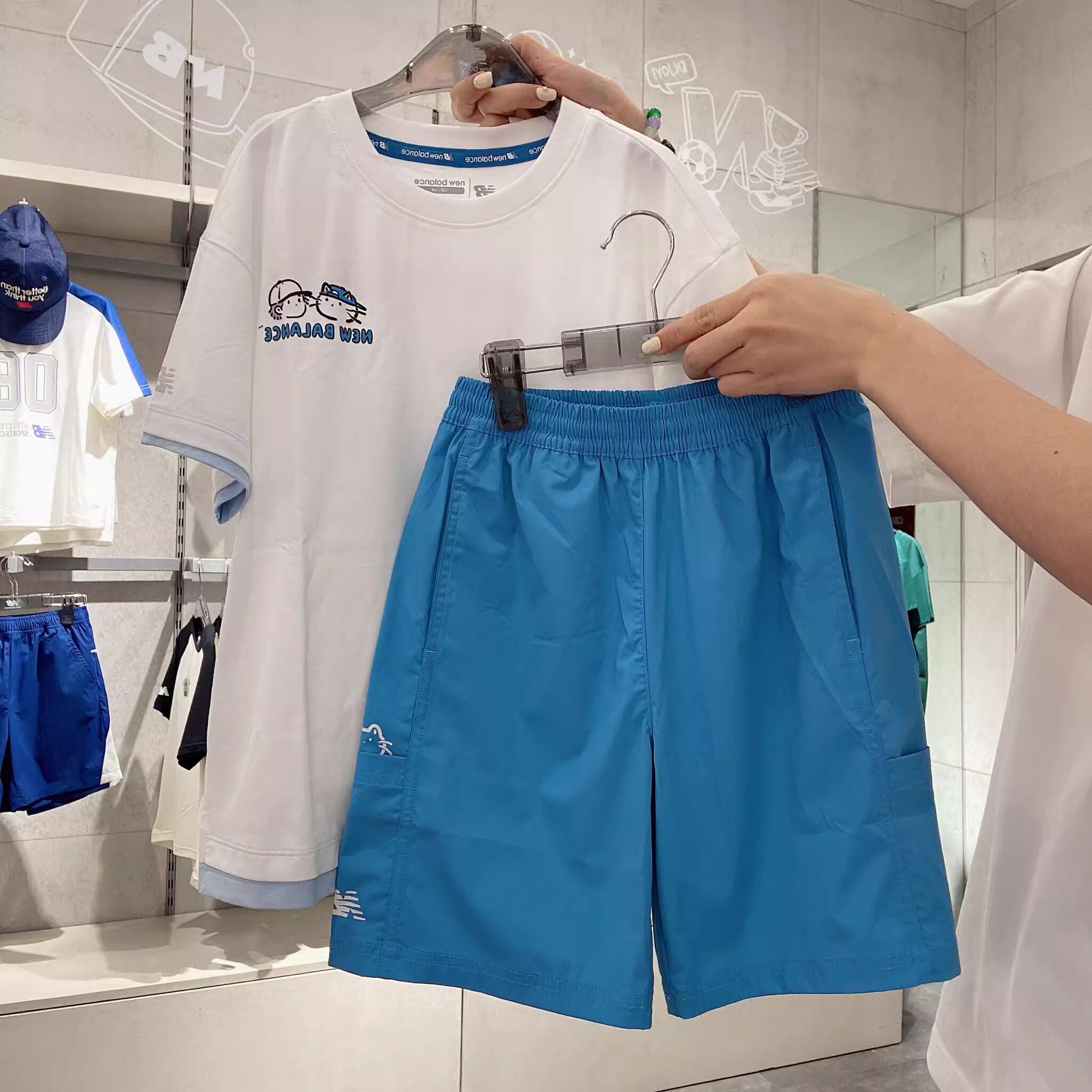 NEW BALANCE/NB童装2025夏梭织休闲运动短袖短裤两件套男2SF2V063