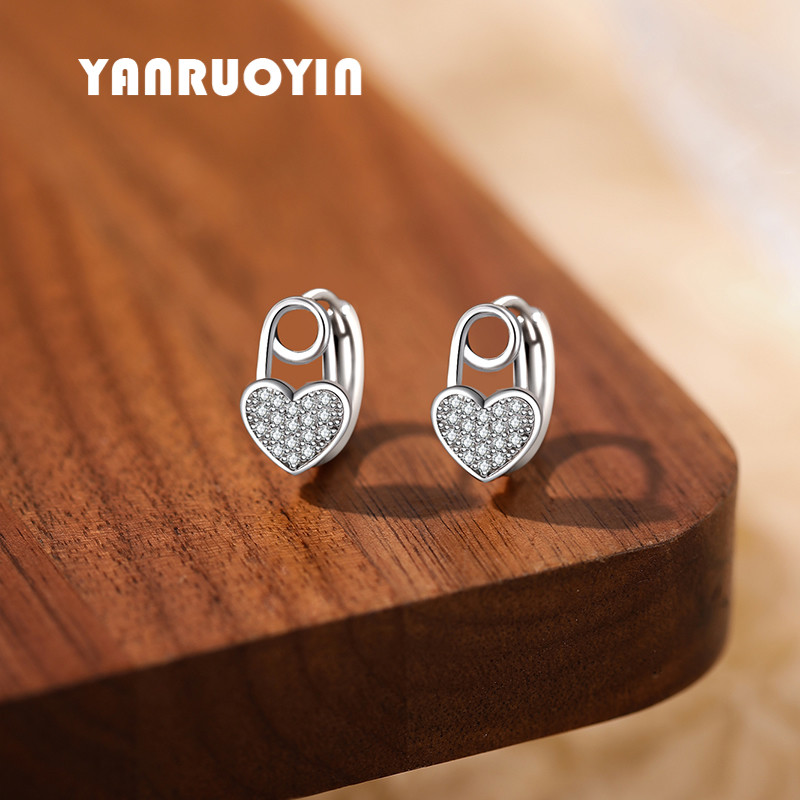 纯银耳环女轻奢甜美爱心耳圈可爱简约百搭时尚优雅养耳洞免摘耳扣