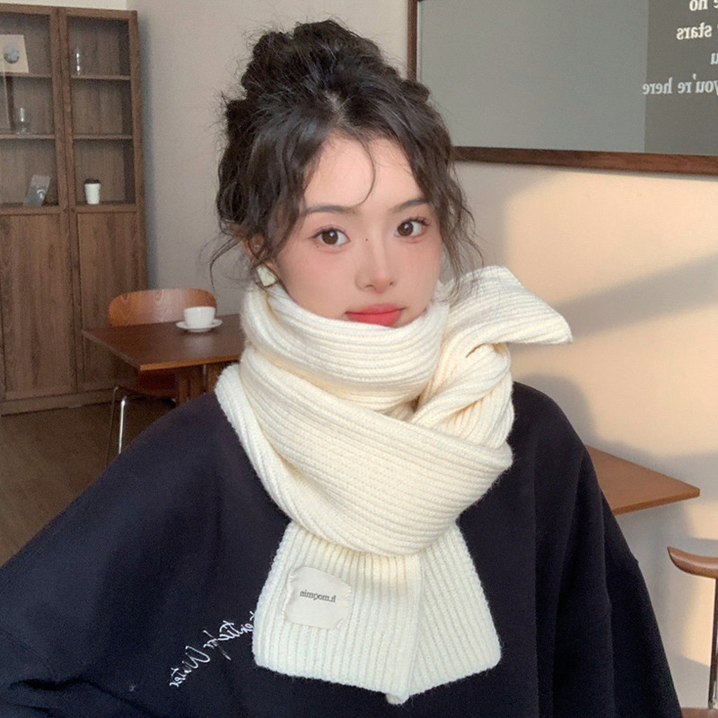 白色围巾女冬季高级感韩版百搭女士针织围脖保暖配大衣女生潮脖套