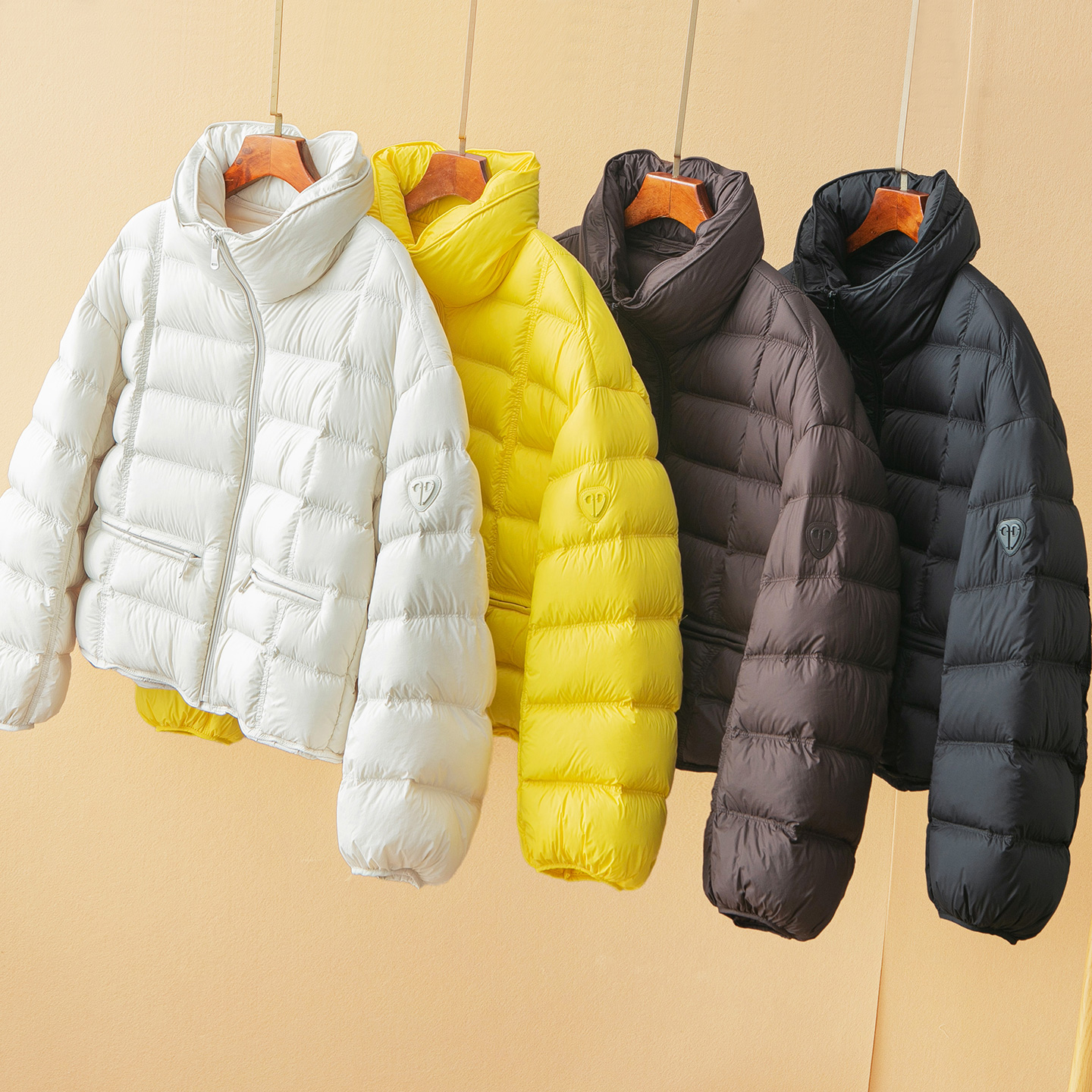 蛮文 加拿大单 超柔超轻高密保暖 90白鹅绒短款立领鹅绒服女56283