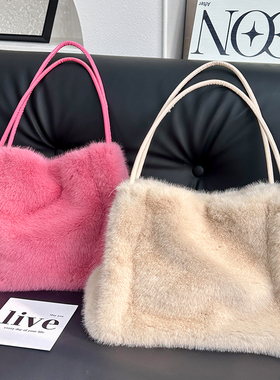 仿水貂毛毛水桶包包女士韩版秋冬ins高级质感小众设计通勤手提包
