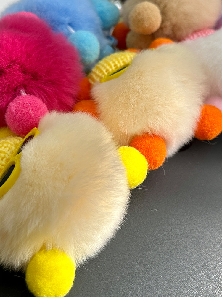 CUTE OTTER RABBIT FUR SMALL BRIQUETTES CAR KEYCHAIN PENDANTS INTERNET CELEBRITY THINGS PLUSH DOLLS SCHOOL BAGS BAG ORNAMENTS WOMEN