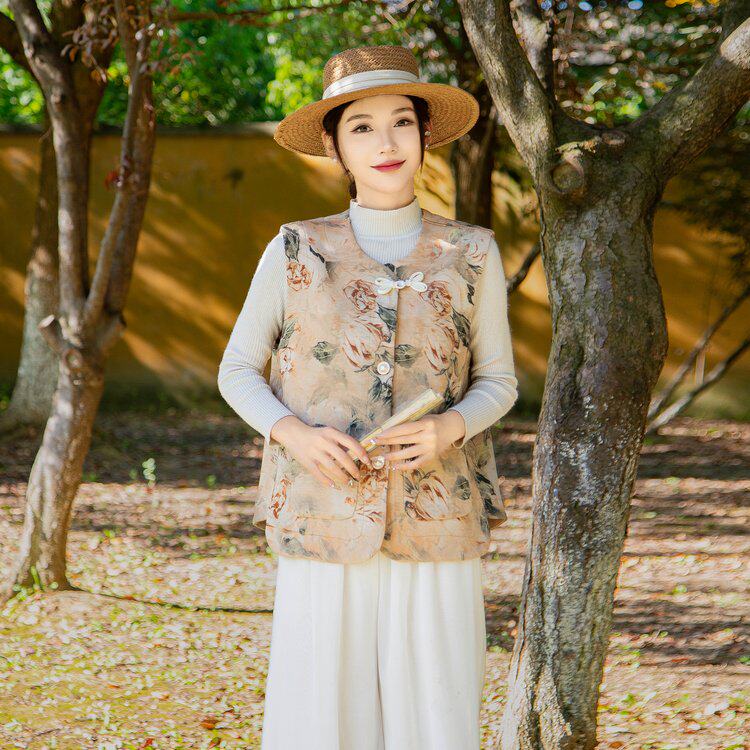 优雅复古花卉图案中老年女士内搭马夹