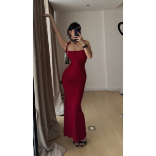 方领一字胸口斜方肌线条背心包臀 超A辣妹 你伍老板娘