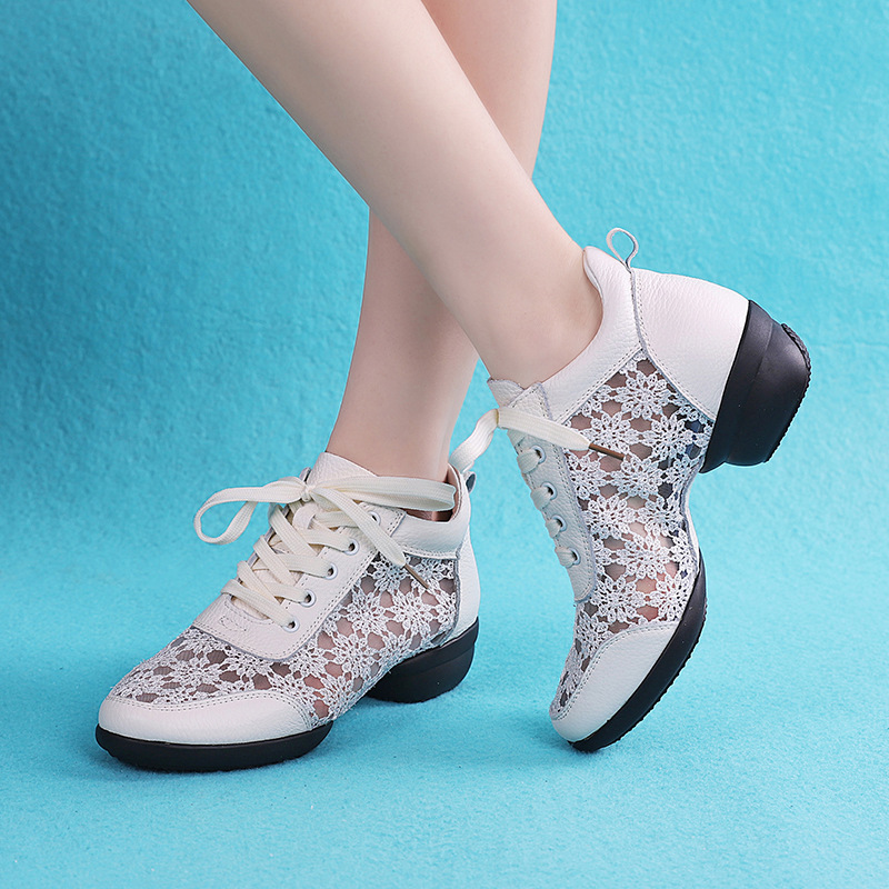 白色舞蹈鞋杨丽萍广场舞鞋子2025新款软底鞋夏季透气现代舞鞋