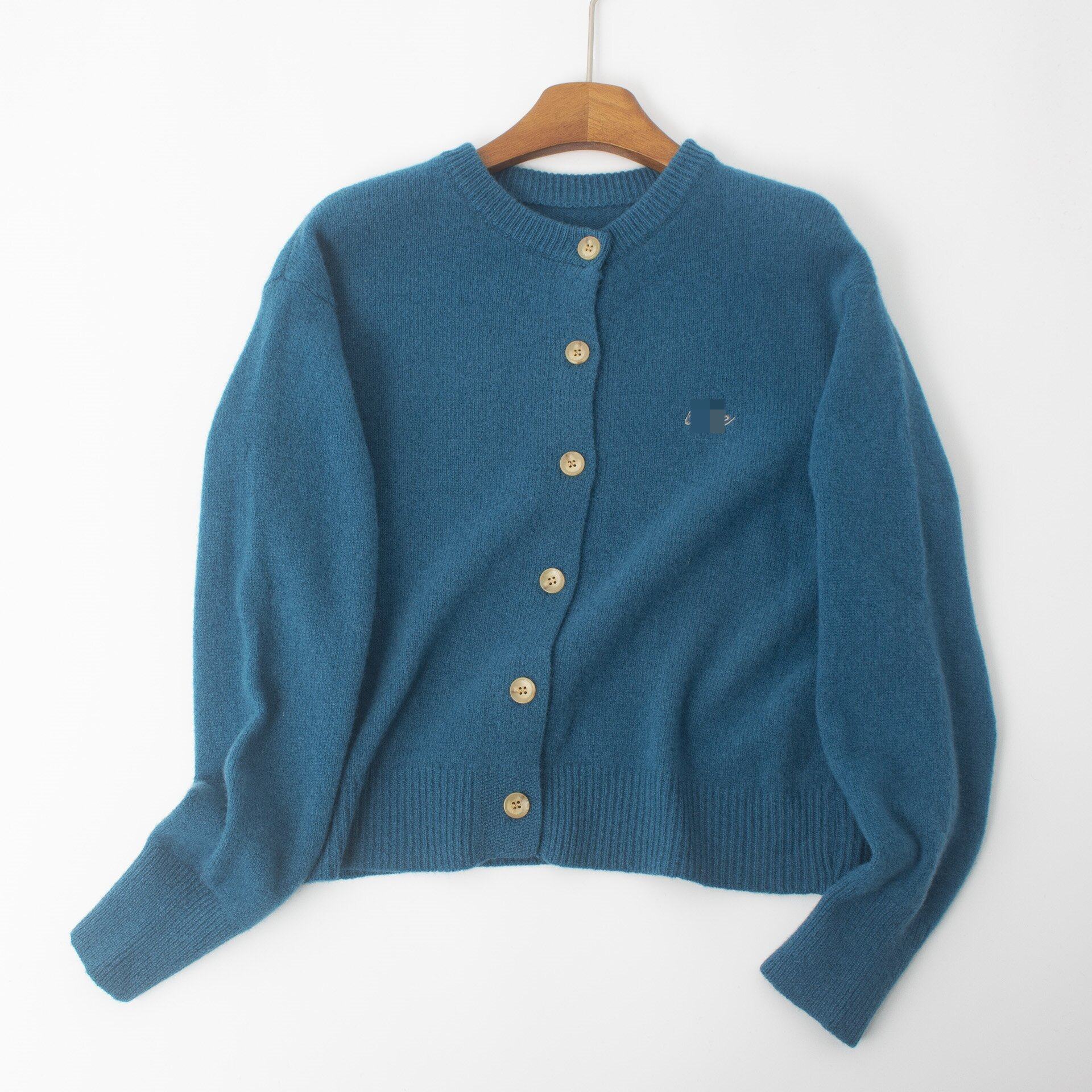 纯羊毛秋冬尾货极简风圆领纽扣针织开衫女百搭保暖毛衣外套开衫,女装/女士精品,毛针织衫,淘宝优惠券,粉丝福利购,淘宝优惠卷