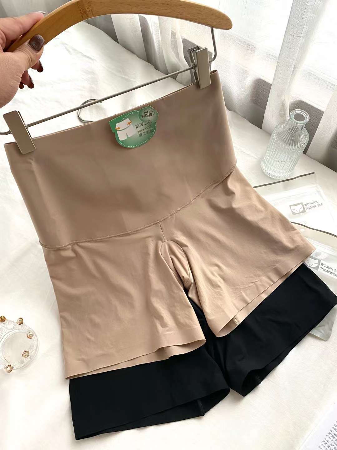 定制速干面料，轻薄凉爽