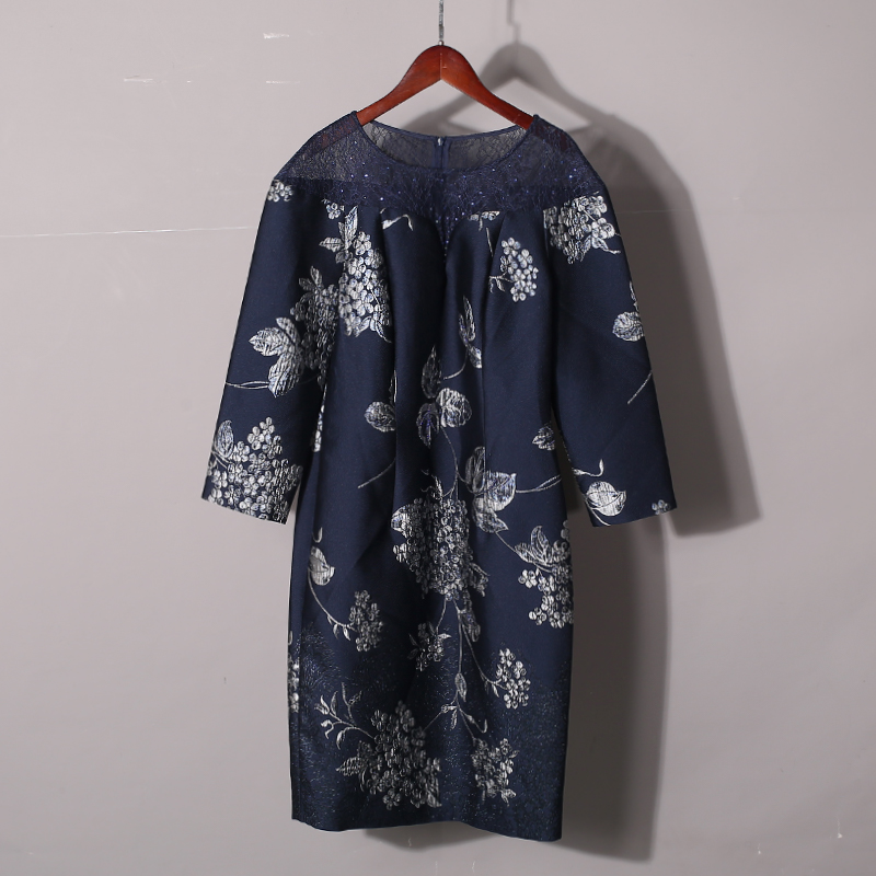 圆领拼接蕾丝宽松高端连衣裙