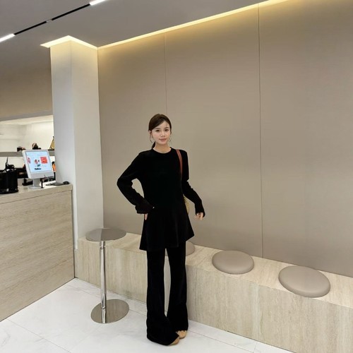 摩登197条绒套装女休闲两件套