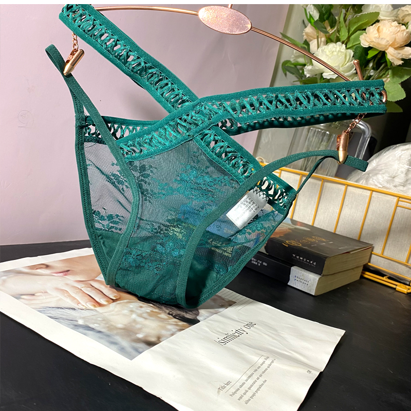 蕾丝诱惑性感低腰镂空女生三角裤