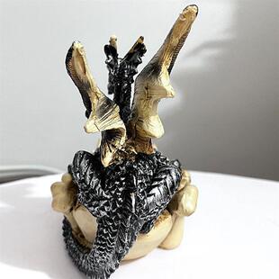 A modern-day sculptor-sculpted and home-based dragon boat co