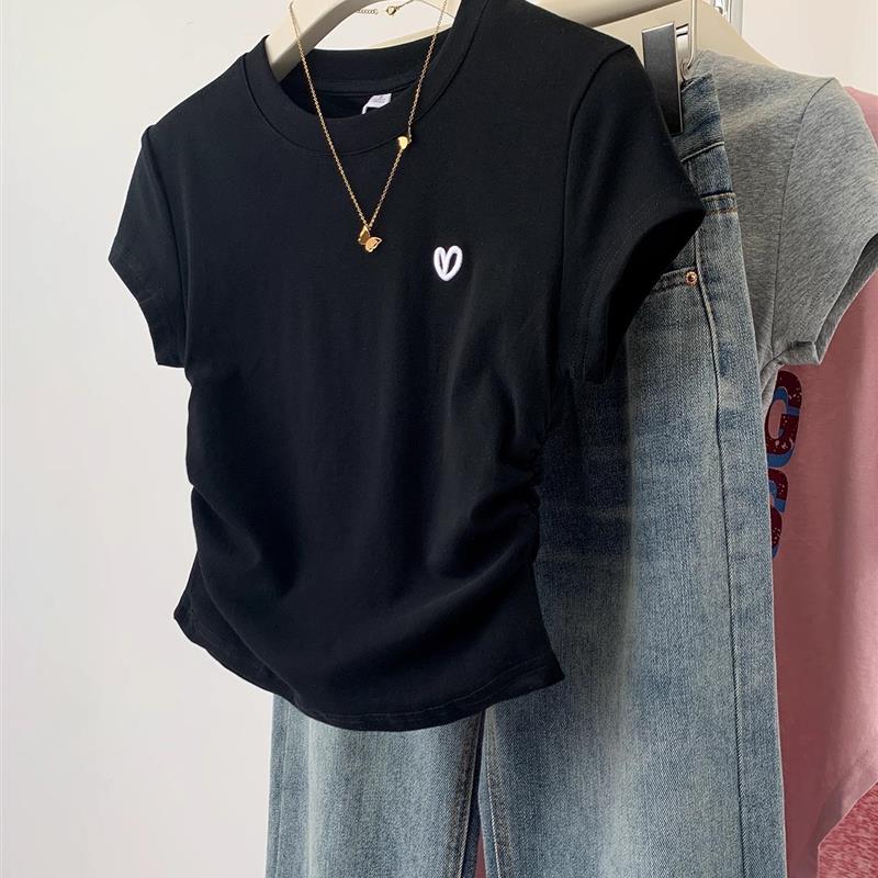 I dont know how to wrinkle a t-shirt.