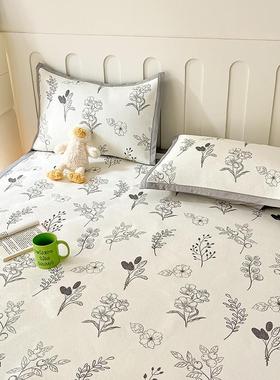 Three sets of summer air-conditioned soft mats for ice-line