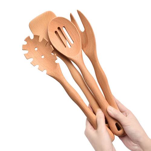 The pot and wood shovels dont stick to the boiler and the s