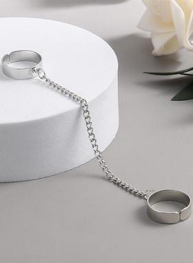 The ring is freely disassembled by a wide-winded, bright-col