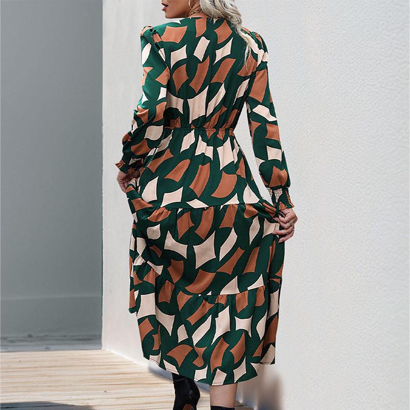 2024 V-coloured skirts for buttons, geometrical skirts.