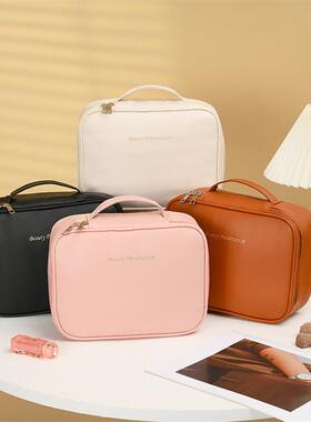 Advanced makeup packs with a large capacity of three-to-one