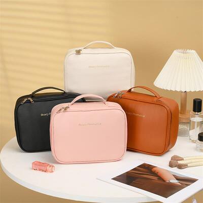 Advanced makeup packs with a large capacity of three-to-one