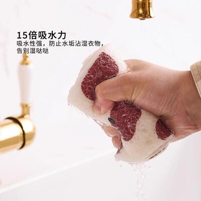 Spill-proof water cushions on the surface of the kitchen sin