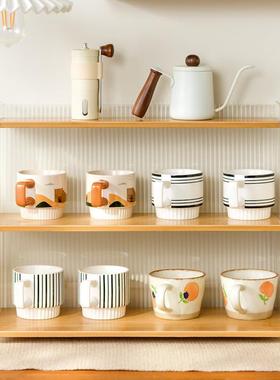 High-level consummation table racked table racked cup of cof