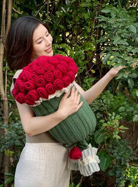 Rose bouquets with blankets in a single office, sofas on a 7