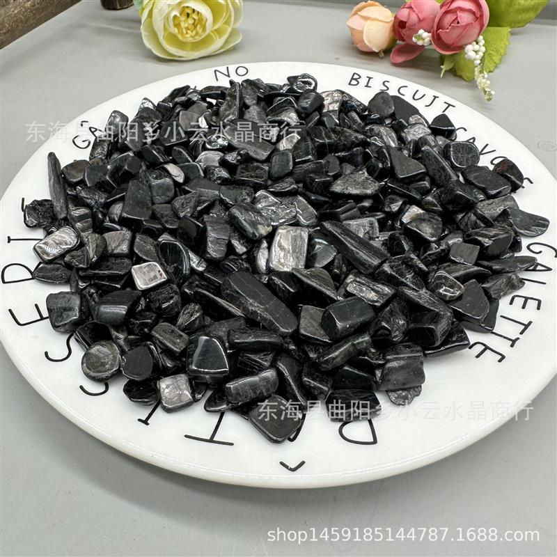 Hand-in-hand fish bowl decorations for gold-carrying crystal