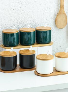 The Northern Favourable Kit can be used by a ceramic flavour