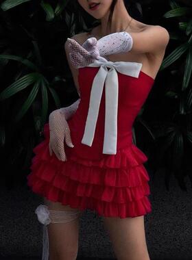 Ins OMalley, 2024 women in the fall with hot, sweet butterf