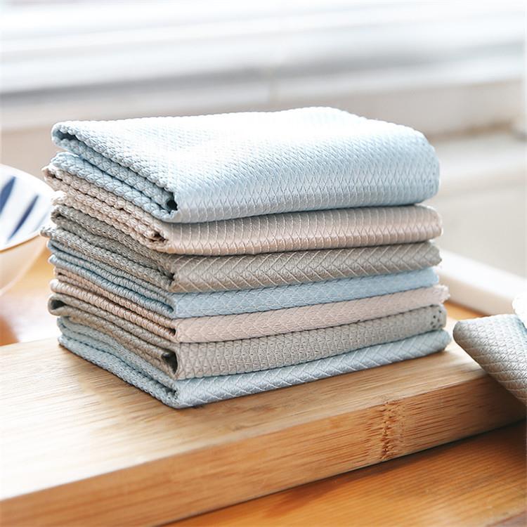Fish scale cleaning cloth leaves no marks, suitable for hous