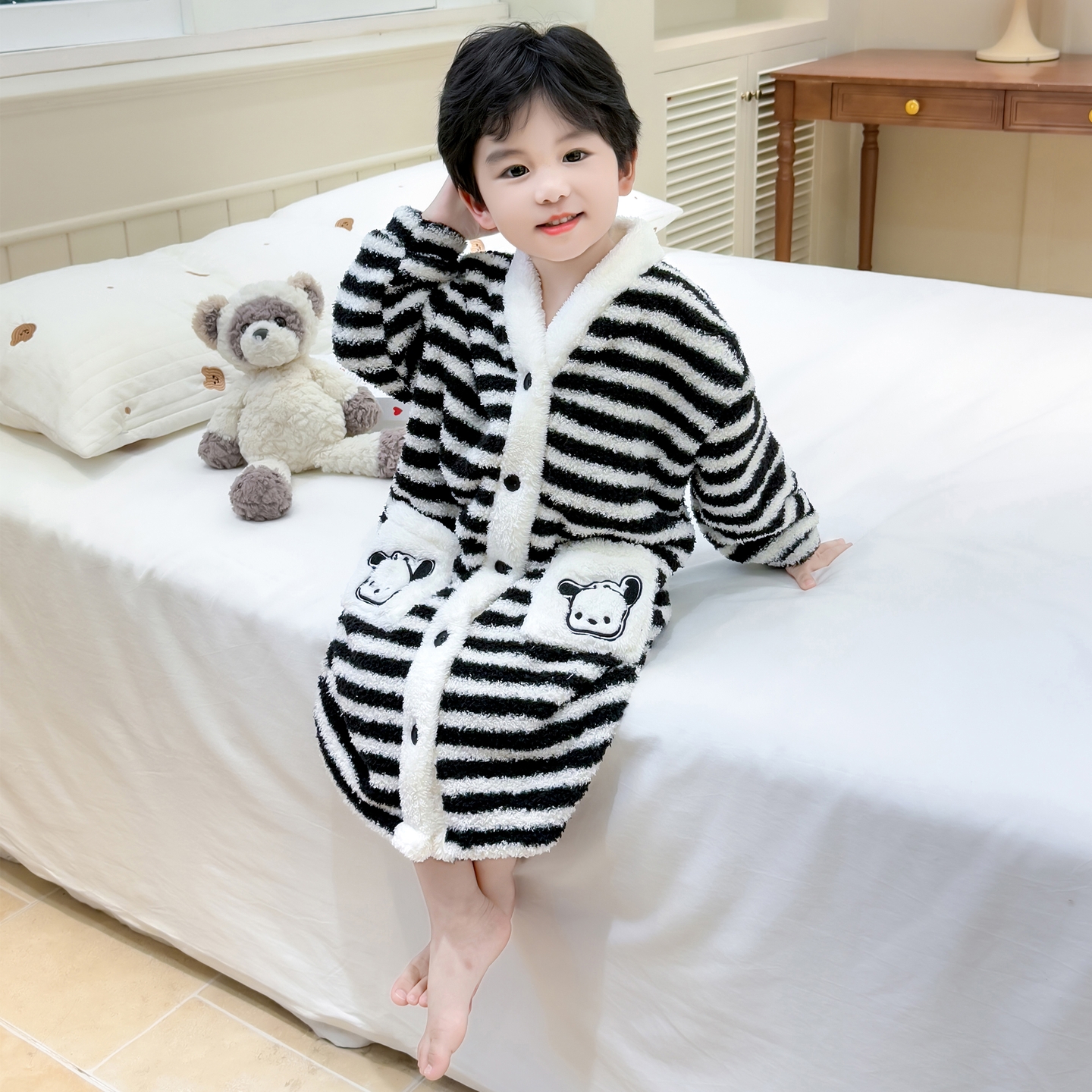 儿童睡袍男童秋冬款珊瑚绒长袖宝宝卡通可爱家居服套装2025新款