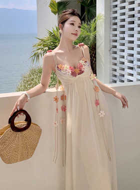 三亚海边度假吊带沙滩裙白色仙女拍照海岛绝美海滩连衣裙长裙旅游