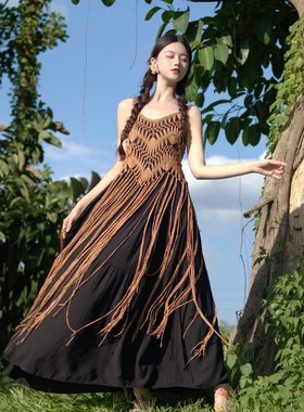 海边度假沙滩长裙吊带三亚连衣裙旅游女海岛海滩拍照波西米亚绝美