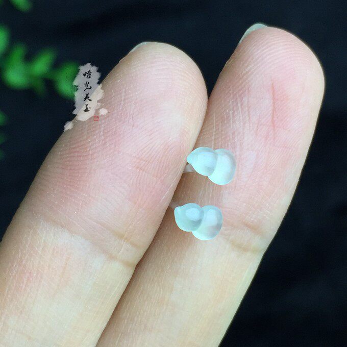 缅甸天然A货一体全翡翠葫芦耳钉