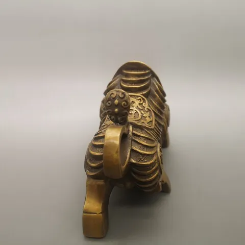 新中式黄铜牛摆件全黄铜开业礼品办公室工艺品装饰家居