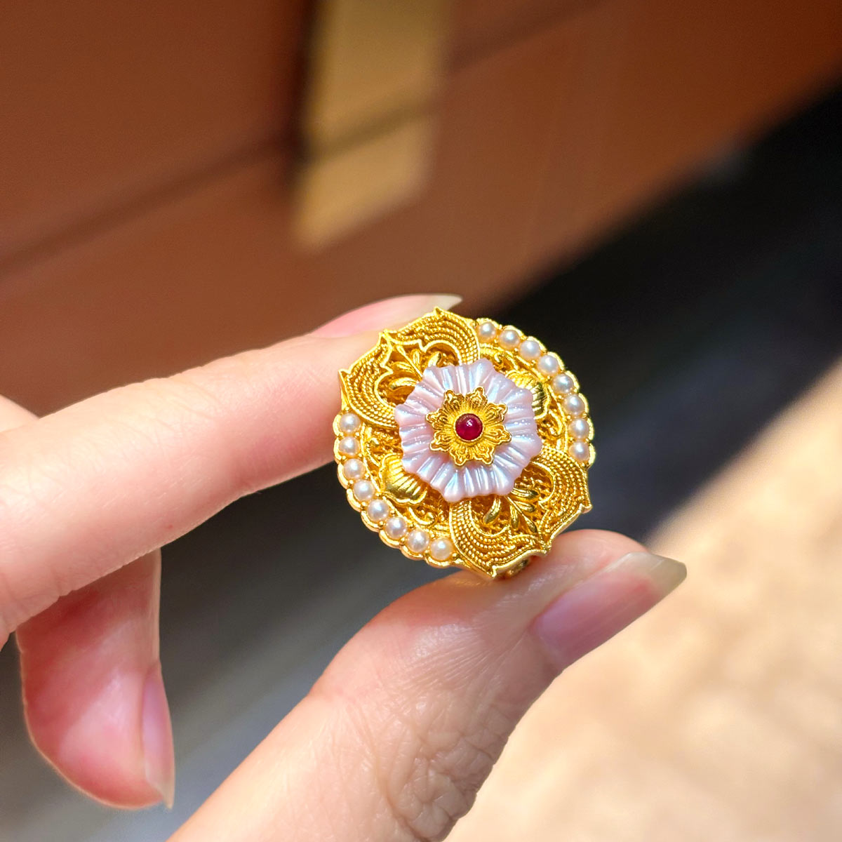 足金花丝贝母镶嵌黄金戒指复古风