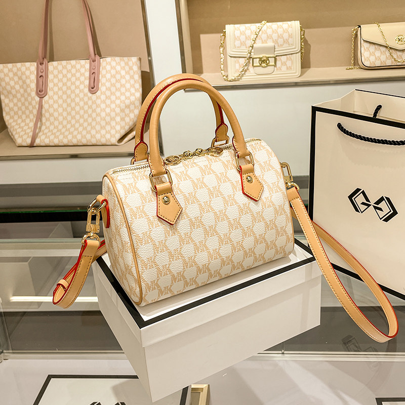 MK枕头包2021新款潮秋冬时尚单肩斜挎包小众迷你波士顿手提包女小