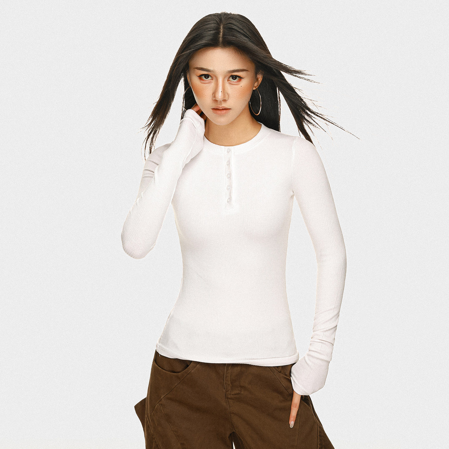 设计感纽扣长袖t恤女2026春秋冬季韩版性感显胸小心机打底衫上衣,女装/女士精品,T恤,淘宝优惠券,粉丝福利购,淘宝优惠卷