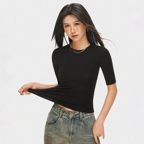 春夏设计感正肩圆领五分袖T恤女