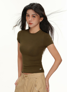 百搭辣妹灰色短袖T恤女装夏季刺绣设计感正肩显瘦独特绝美小上衣