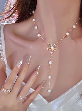 2023 New Flower Pearl Pendant Necklace for Women Luxury
