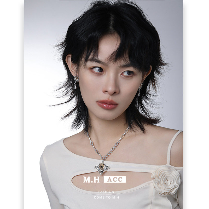 嘻哈ins朋克风骷髅头项链配饰女秋冬锁骨链个性创意冷淡风吊坠潮