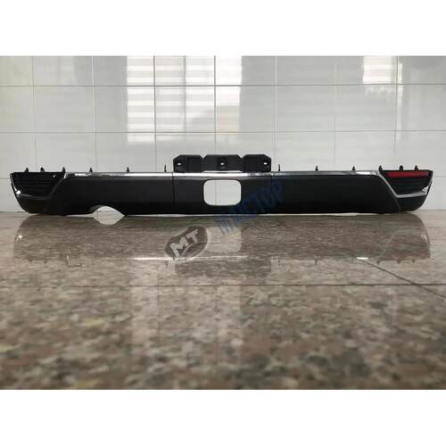 适用于丰田land cruiser兰德酷路泽陆地巡洋舰FJ300LC300后保险杠