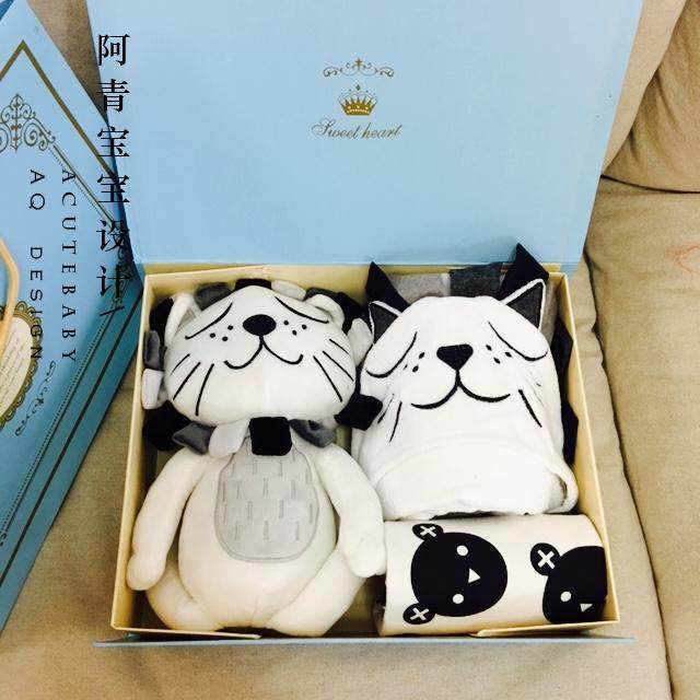 Coffret cadeau pour bébé - Vêtements + Fournitures - Ref 1976953 Image 1